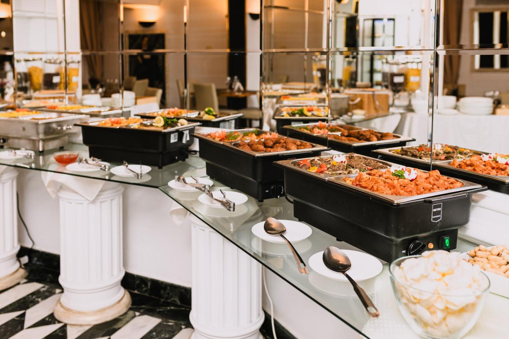 Vigo Hotel Ploieşti Eksteriør billede